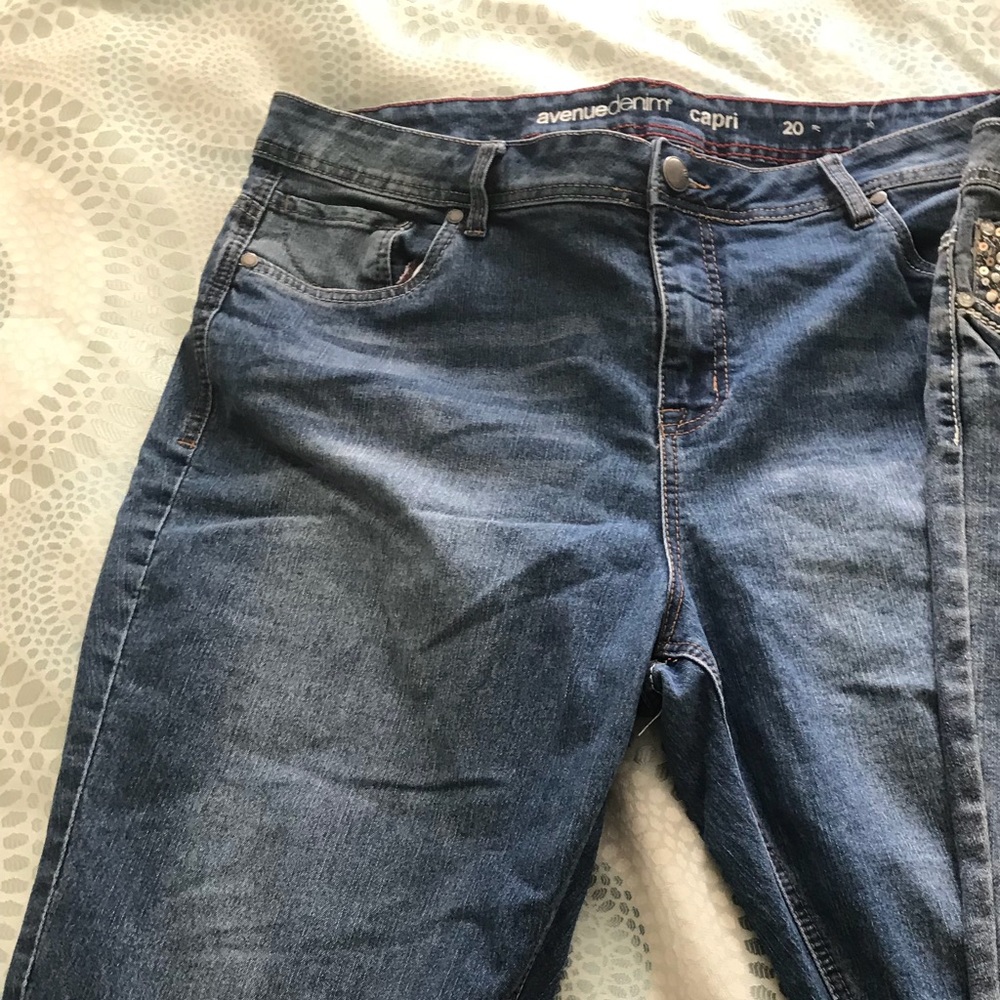 Avenue Denim Capris size 20